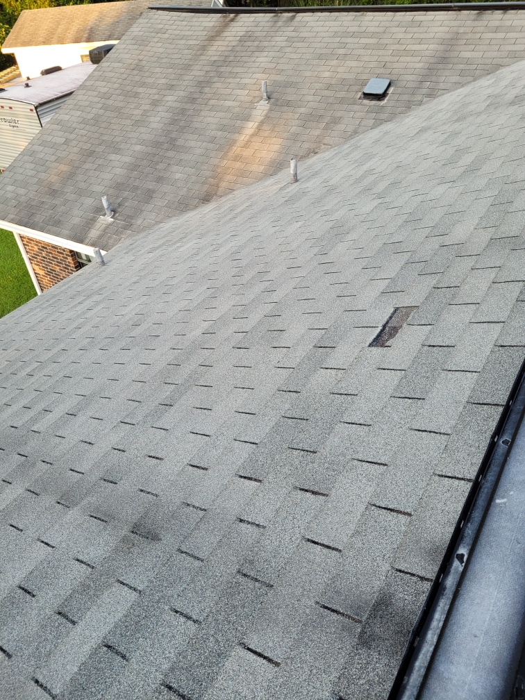 B & H Roofing, LLC business image in Lacombe, LA